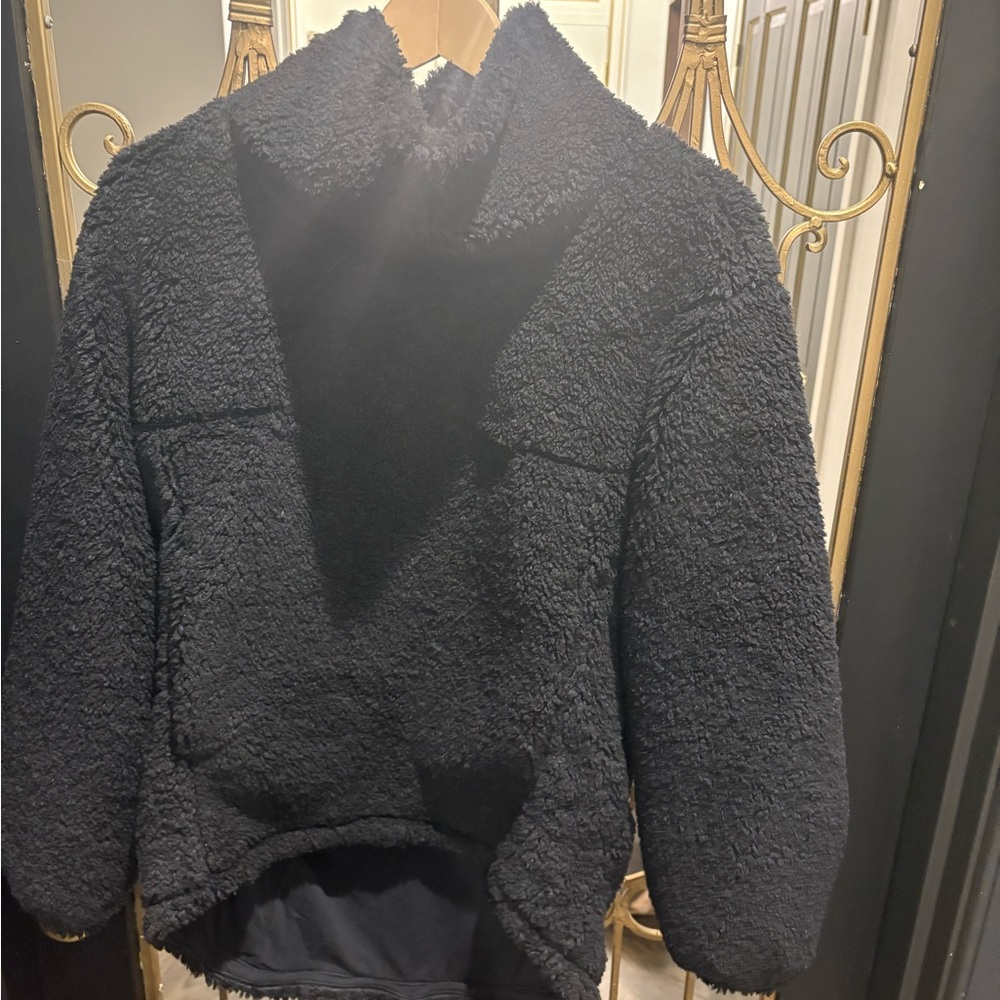 Faux fur Black Sherpa high low turtleneck kangaroo pockets Lululemon size 2